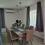 Family Friendly Apartments With A Swimming Pool Pomer, Medulin - 17681