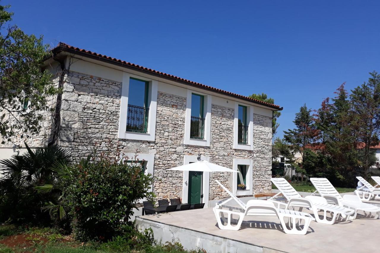 Family Friendly With A Swimming Pool Pomer, Medulin - 17681 Apartmán Pula