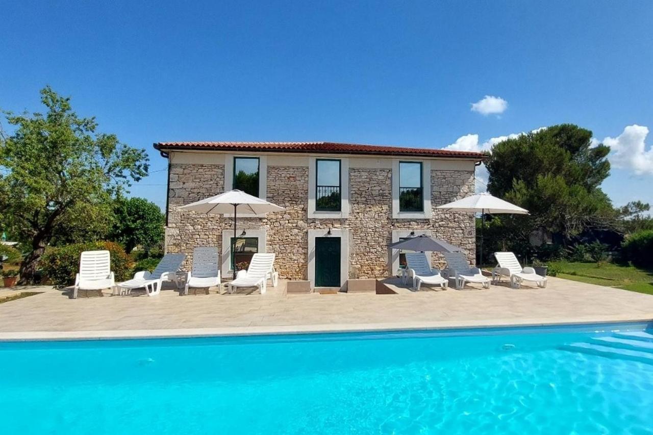 Family Friendly With A Swimming Pool Pomer, Medulin - 17681 Apartmán Pula