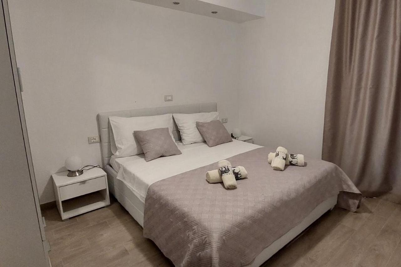Family Friendly With A Swimming Pool Pomer, Medulin - 17681 Apartmán