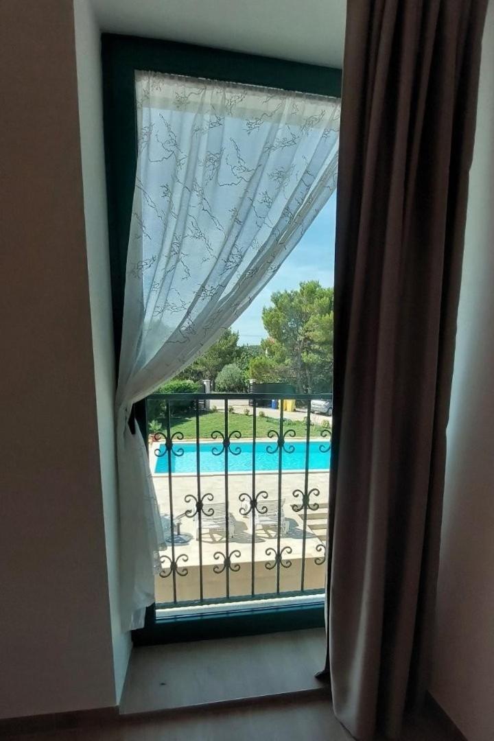 Family Friendly With A Swimming Pool Pomer, Medulin - 17681 Apartmán Pula