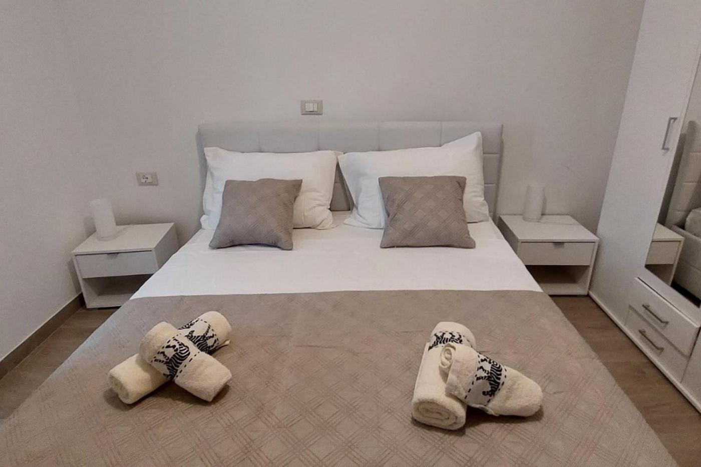 Family Friendly With A Swimming Pool Pomer, Medulin - 17681 Apartmán Pula